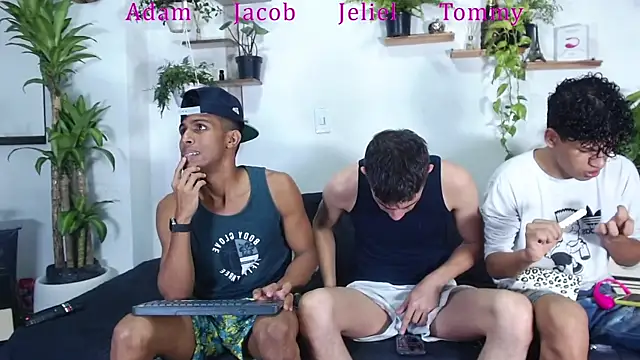 Interracial Snow Bunny online show from 7, 1, 2026