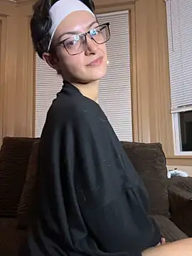 Snapshot of FaiiryArii chatting on 11, 3, 2026 FaiiryArii online show from 11, 3, 2026