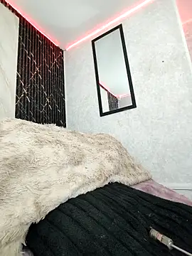 Isis Hot   online show from 7, 3, 2026