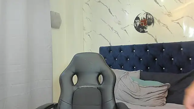 asher lux online show from 30, 4, 2026