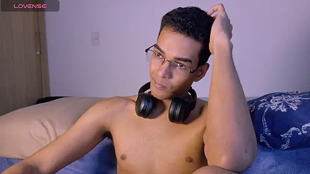 Pikashu7u7 online show from 12, 3, 2026