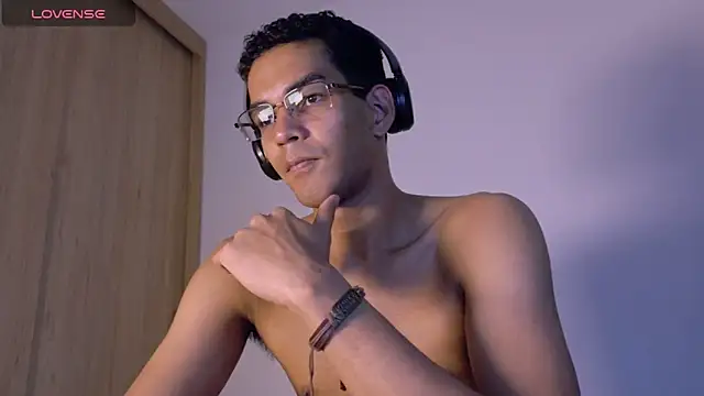 Pikashu7u7 online show from 21, 3, 2026