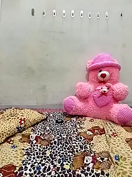 Honey lily-93 online show from 29, 4, 2026