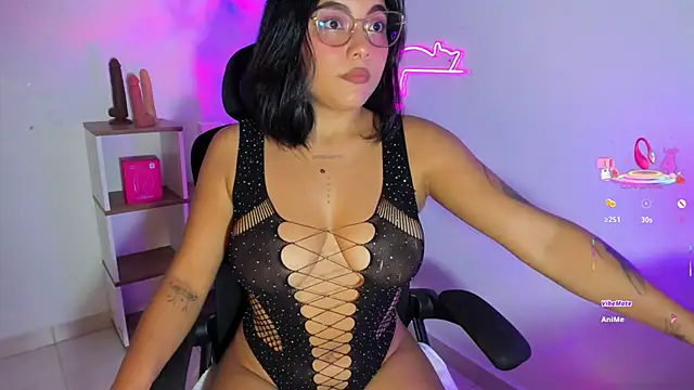 Snapshot of nina_desire_ chatting on 2, 7, 2026 nina desire online show from 2, 7, 2026
