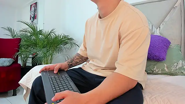 Snapshot of Liam_saint chatting on 13, 3, 2026 Liam saint online show from 13, 3, 2026