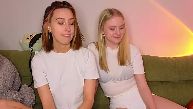 Snapshot of Mimipaws chatting on 8, 1, 2026 Mimipaws online show from 8, 1, 2026