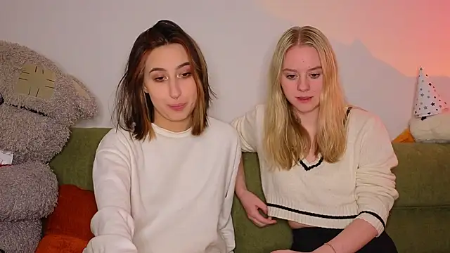 Snapshot of Mimipaws chatting on 12, 1, 2026 Mimipaws online show from 12, 1, 2026