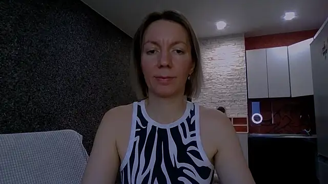 Snapshot of Amanda_Luxe chatting on 6, 2, 2026 Amanda Luxe online show from 6, 2, 2026