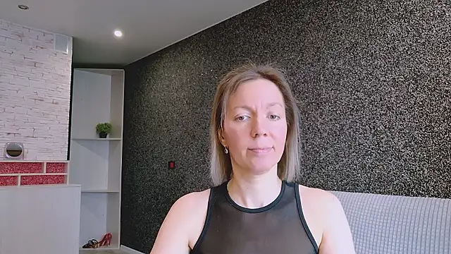 Snapshot of Amanda_Luxe chatting on 14, 3, 2026 Amanda Luxe online show from 14, 3, 2026