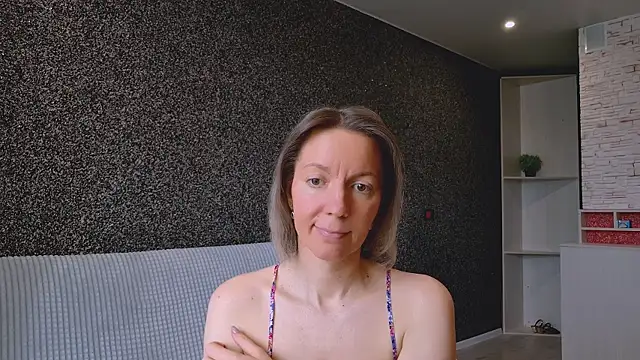 Amanda Luxe online show from 2, 5, 2026