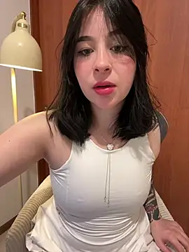 evelynrosess1 online show from 25, 6, 2026