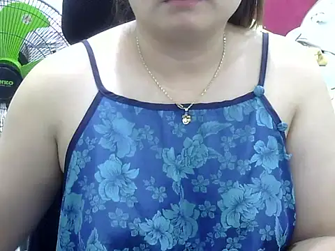 Snapshot of Sarah_no_land chatting on 21, 7, 2026 Sarah no land online show from 21, 7, 2026