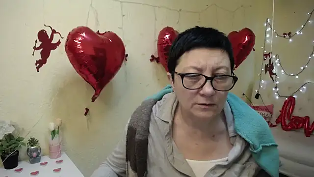 Snapshot of EmilyL0ve chatting on 3, 2, 2026 EmilyL0ve online show from 3, 2, 2026