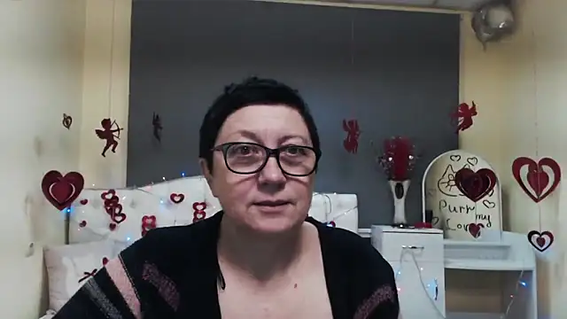 Snapshot of EmilyL0ve chatting on 8, 2, 2026 EmilyL0ve online show from 8, 2, 2026