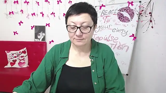 Snapshot of EmilyL0ve chatting on 14, 3, 2026 EmilyL0ve online show from 14, 3, 2026