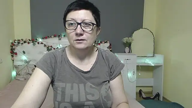 Snapshot of EmilyL0ve chatting on 15, 3, 2026 EmilyL0ve online show from 15, 3, 2026