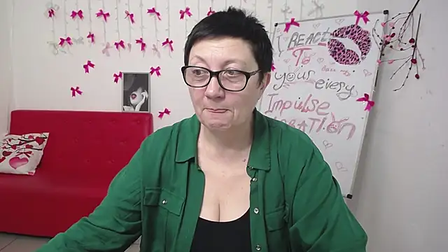 Snapshot of EmilyL0ve chatting on 16, 3, 2026 EmilyL0ve online show from 16, 3, 2026