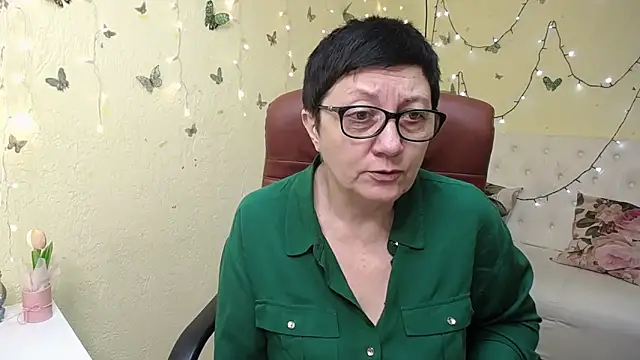 Snapshot of EmilyL0ve chatting on 22, 3, 2026 EmilyL0ve online show from 22, 3, 2026