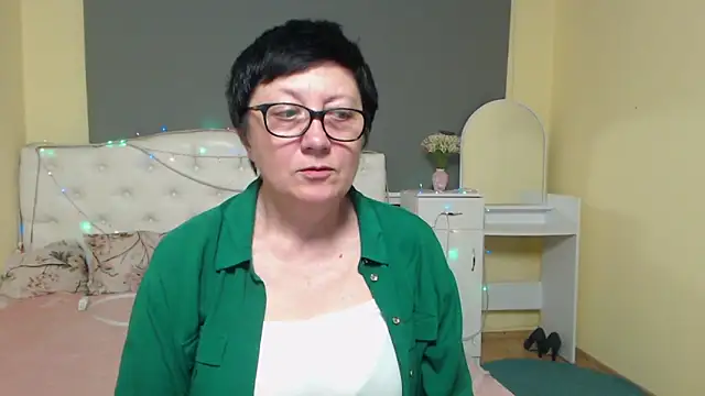 EmilyL0ve online show from 4, 5, 2026