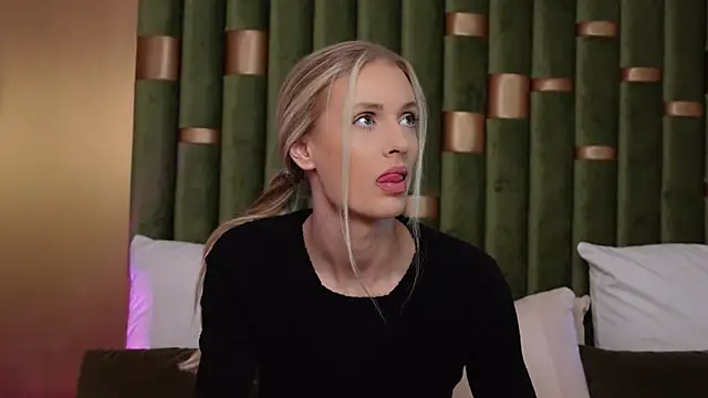 Snapshot of AmeliaAngel chatting on 9, 1, 2025 AmeliaAngel online show from 9, 1, 2025