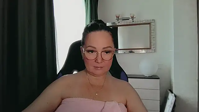 infinity loveliness online show from 25, 7, 2026