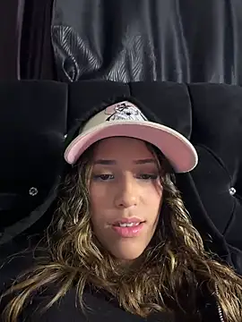 vicky bass  online show from 25, 4, 2026