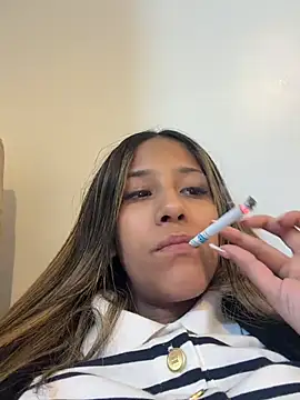 vicky bass  online show from 5, 5, 2026