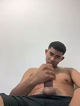 Snapshot of youngalexofficial chatting on 7, 1, 2026 youngalexofficial online show from 7, 1, 2026