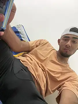 Snapshot of youngalexofficial chatting on 13, 1, 2026 youngalexofficial online show from 13, 1, 2026