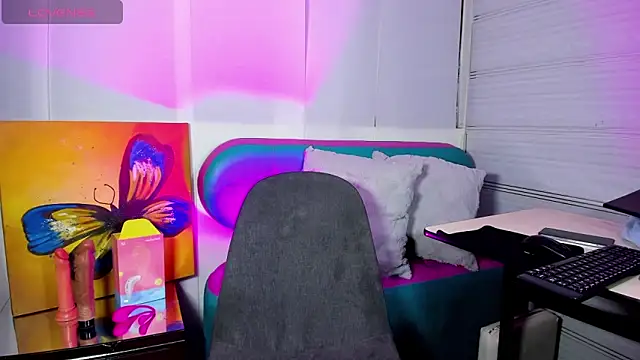 Snapshot of Sue_blue chatting on 14, 3, 2026 Sue blue online show from 14, 3, 2026