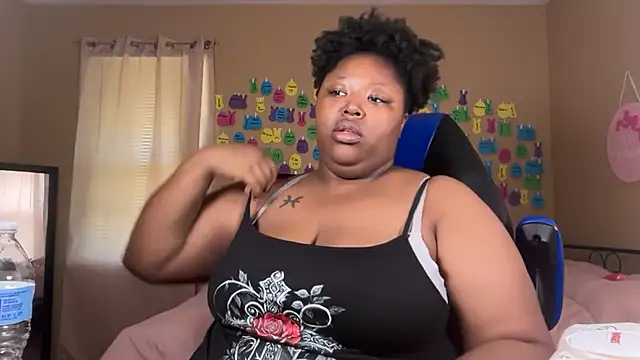 Chocolatebunnyxx96 online show from 23, 6, 2026