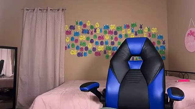 Chocolatebunnyxx96 online show from 24, 6, 2026