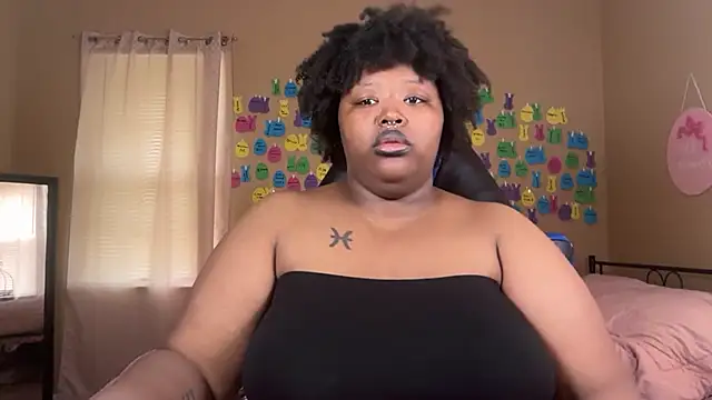 Chocolatebunnyxx96 online show from 27, 6, 2026