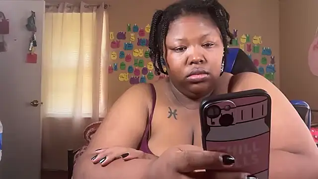 Chocolatebunnyxx96 online show from 3, 7, 2026