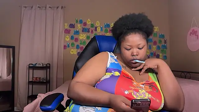 Chocolatebunnyxx96 online show from 12, 7, 2026