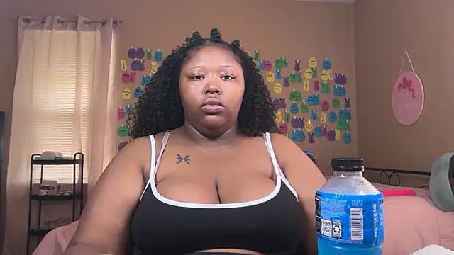 Chocolatebunnyxx96 online show from 28, 7, 2026
