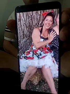 Snapshot of Anuslarge chatting on 6, 3, 2026 Anuslarge online show from 6, 3, 2026