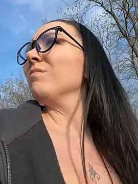 InkedCurly L online show from 9, 3, 2026