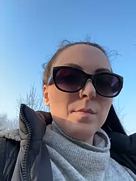 InkedCurly L online show from 10, 3, 2026