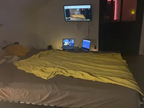 FFistPig69 online show from 14, 4, 2026
