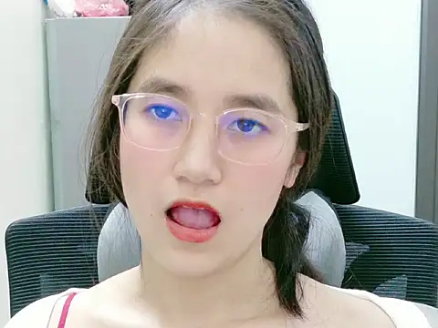 Snapshot of Shulee- chatting on 9, 2, 2026 Shulee- online show from 9, 2, 2026