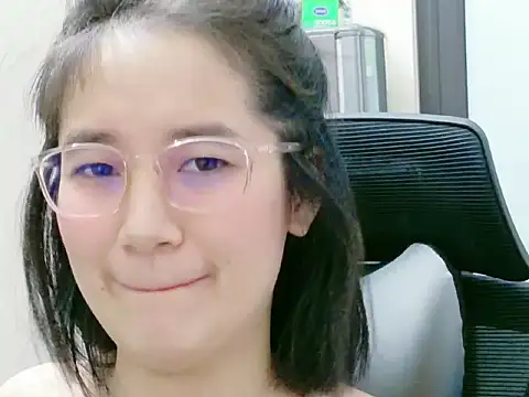 Snapshot of Shulee- chatting on 7, 3, 2026 Shulee- online show from 7, 3, 2026