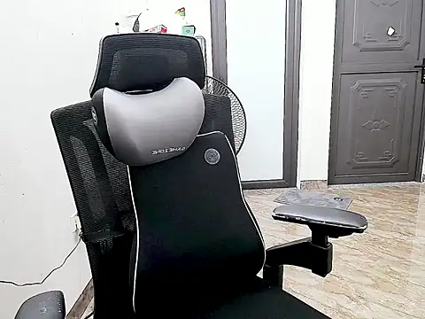 Snapshot of Shulee- chatting on 12, 3, 2026 Shulee- online show from 12, 3, 2026