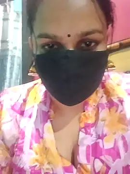 Snapshot of 01Roshani chatting on 27, 7, 2026 01Roshani online show from 27, 7, 2026
