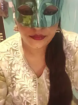 Snapshot of 01Roshani chatting on 30, 7, 2026 01Roshani online show from 30, 7, 2026