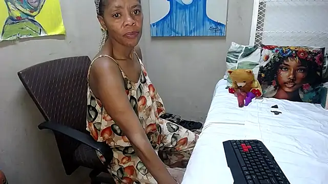 Snapshot of Longniplzerx40 chatting on 5, 3, 2026 Longniplzerx40 online show from 5, 3, 2026