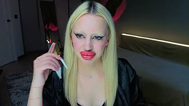 Luna Beverly online show from 2, 7, 2026