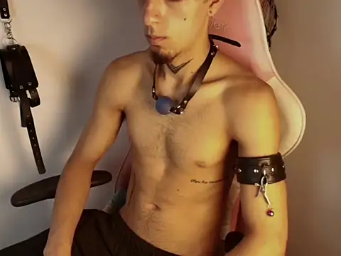 Snapshot of dark_rosse chatting on 8, 2, 2026 dark rosse online show from 8, 2, 2026