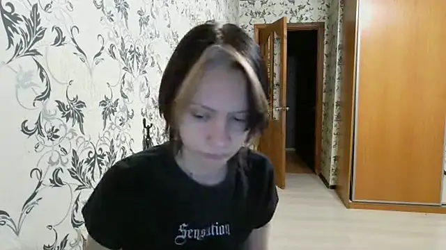 LxayBloom online show from 24, 4, 2026
