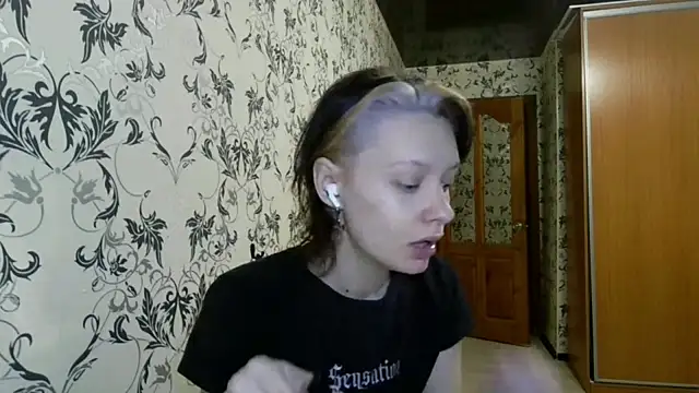 LxayBloom online show from 1, 5, 2026
